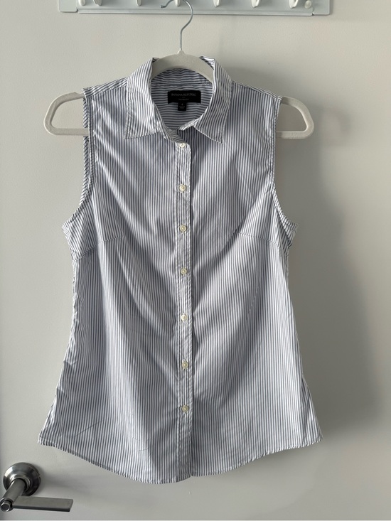 Banana Republic Tops - Banana Republic Blue and White Striped Sleeveless Button-Down Shirt